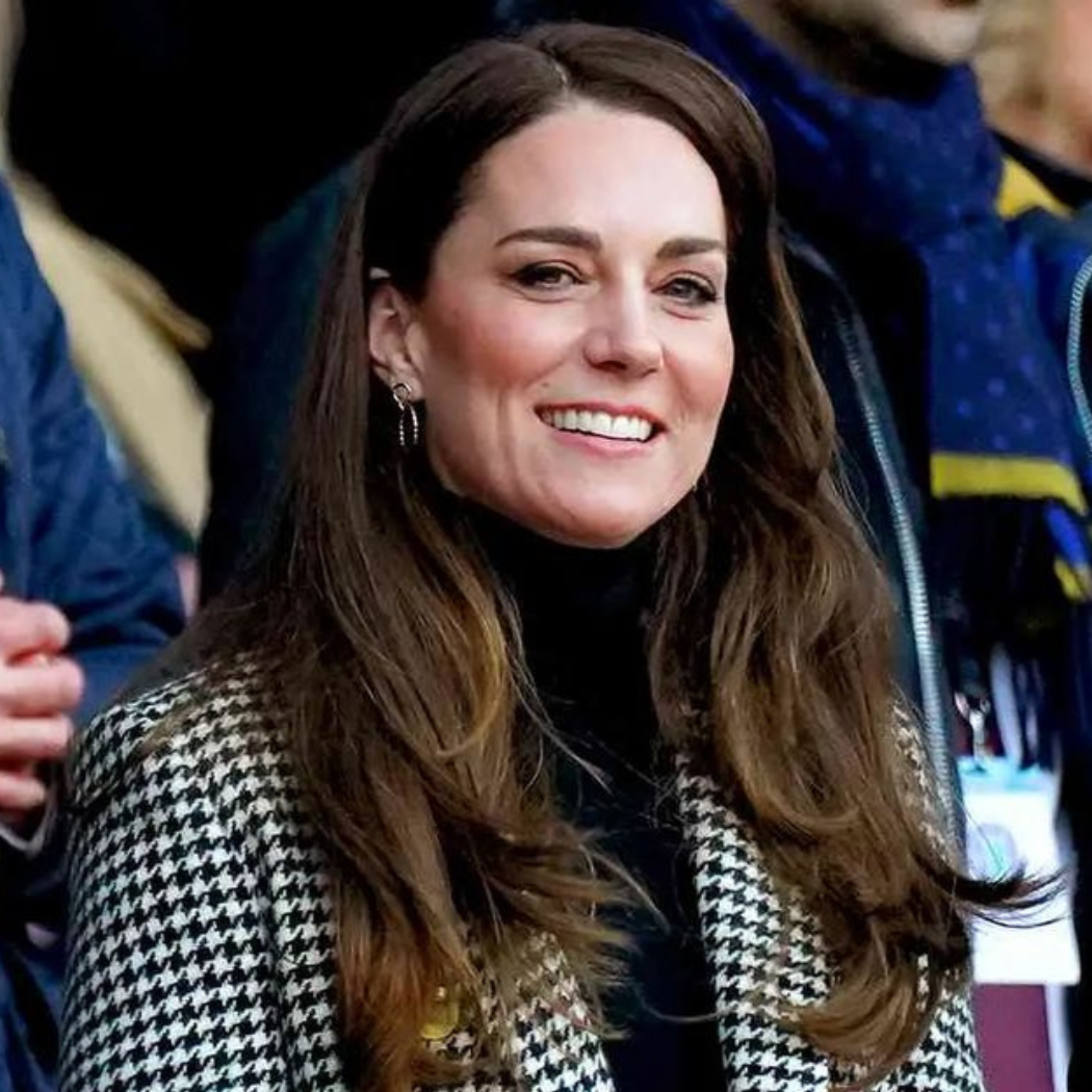 Kate Middleton pokazała się w swetrze. Tylko zobacz, jak go nosi